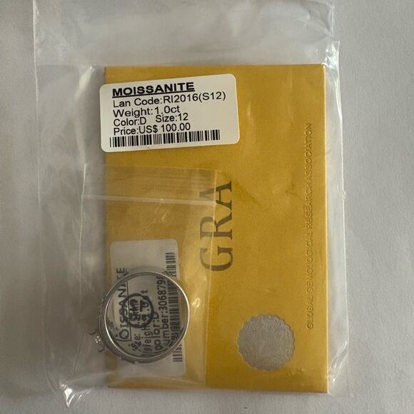 NWT moissanite size 12 silver ring with GRA certification - Picture 6 of 7